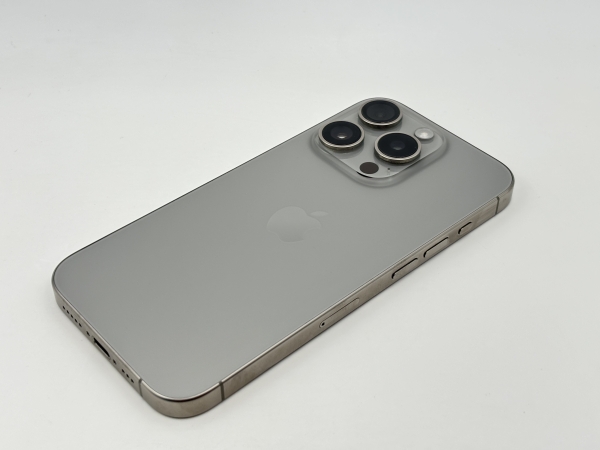Refurbished iPhone 15 Pro titan natur